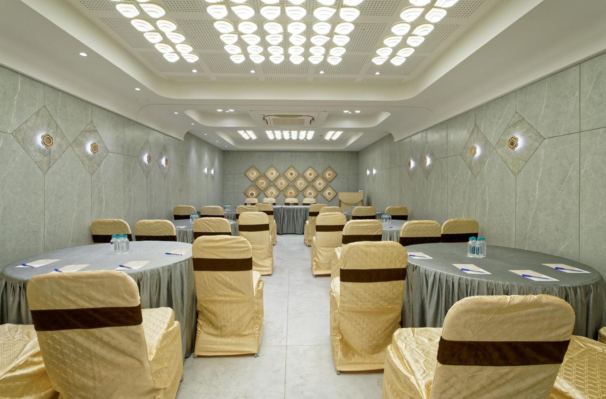 Exora Inn Ahmedabad Exterior foto